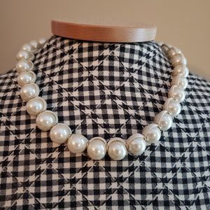 Lia Sophia pearl necklace